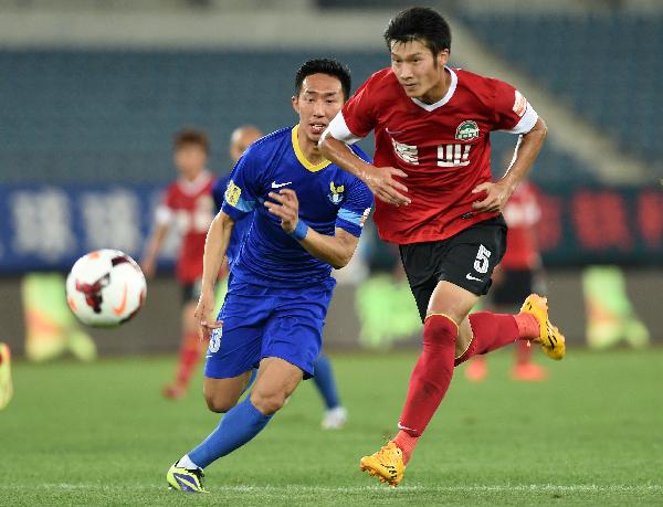 川超联赛出现暴力事件，凉山队球员比赛结束后飞踹裁判