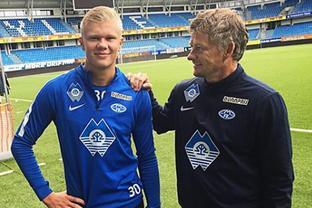 尤文官方：弗拉霍维奇已成功接受手术，将于明日开始康复计划