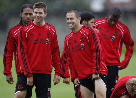 皇马本泽马梅开二度助球队取胜