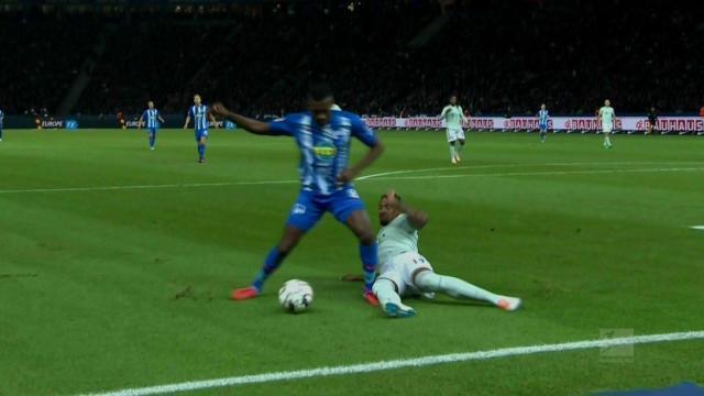 特尔施特根社媒晒恢复训练照片：很高兴归队