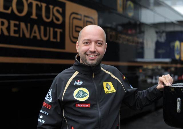 记者：拜仁和于帕进行深入谈判，他们预计球员最终会完成续约