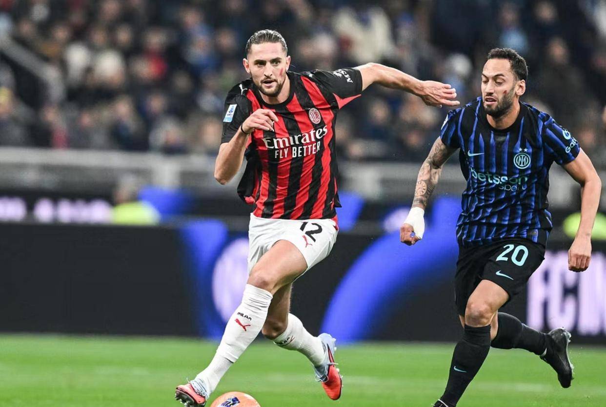 共和报：米兰正考虑冬窗签回41岁的蒂亚戈-席尔瓦